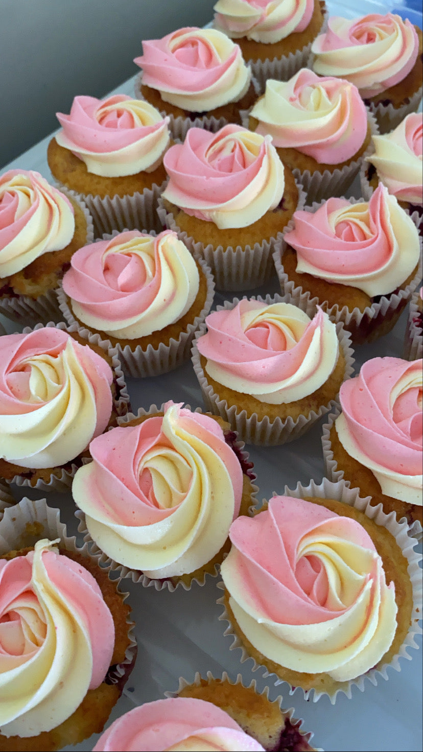 6 x Cupcakes with Edible Image/Logo or Stamped Message