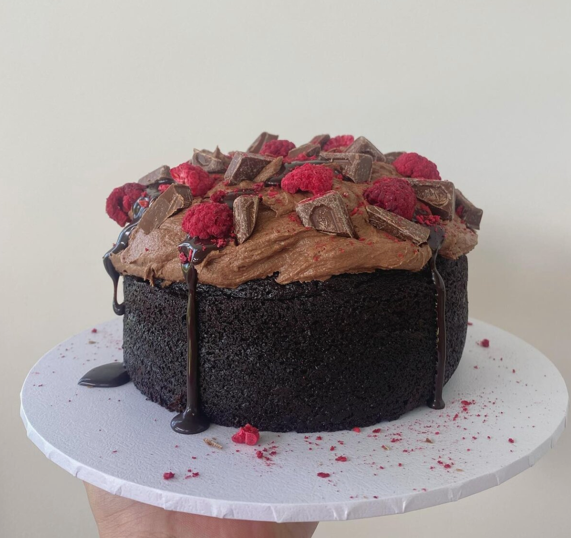 6" - 15cm Chocolate Cake - Raspberry & Chocolate Chunks